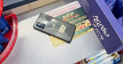 Okradł kasjerkę z telefonu, żeby później zażądać od niej znaleźnego